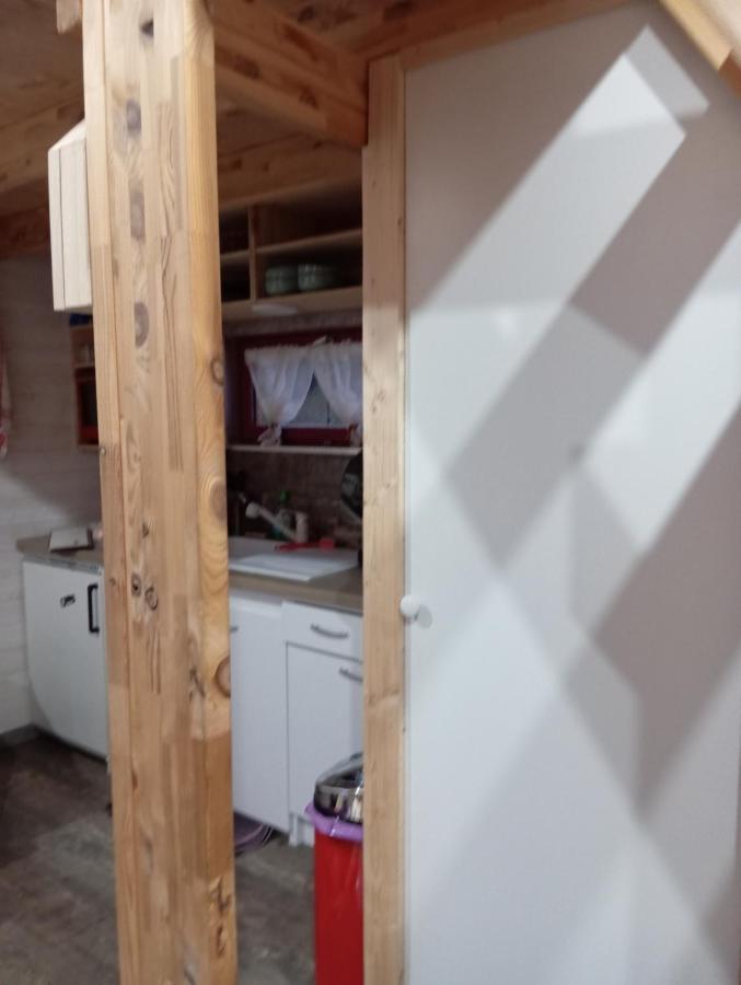 La P'Tite Maison Bois Du Herisson Menetrux-en-Joux Luaran gambar