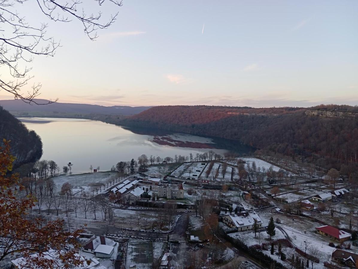 La P'Tite Maison Bois Du Herisson Menetrux-en-Joux Luaran gambar