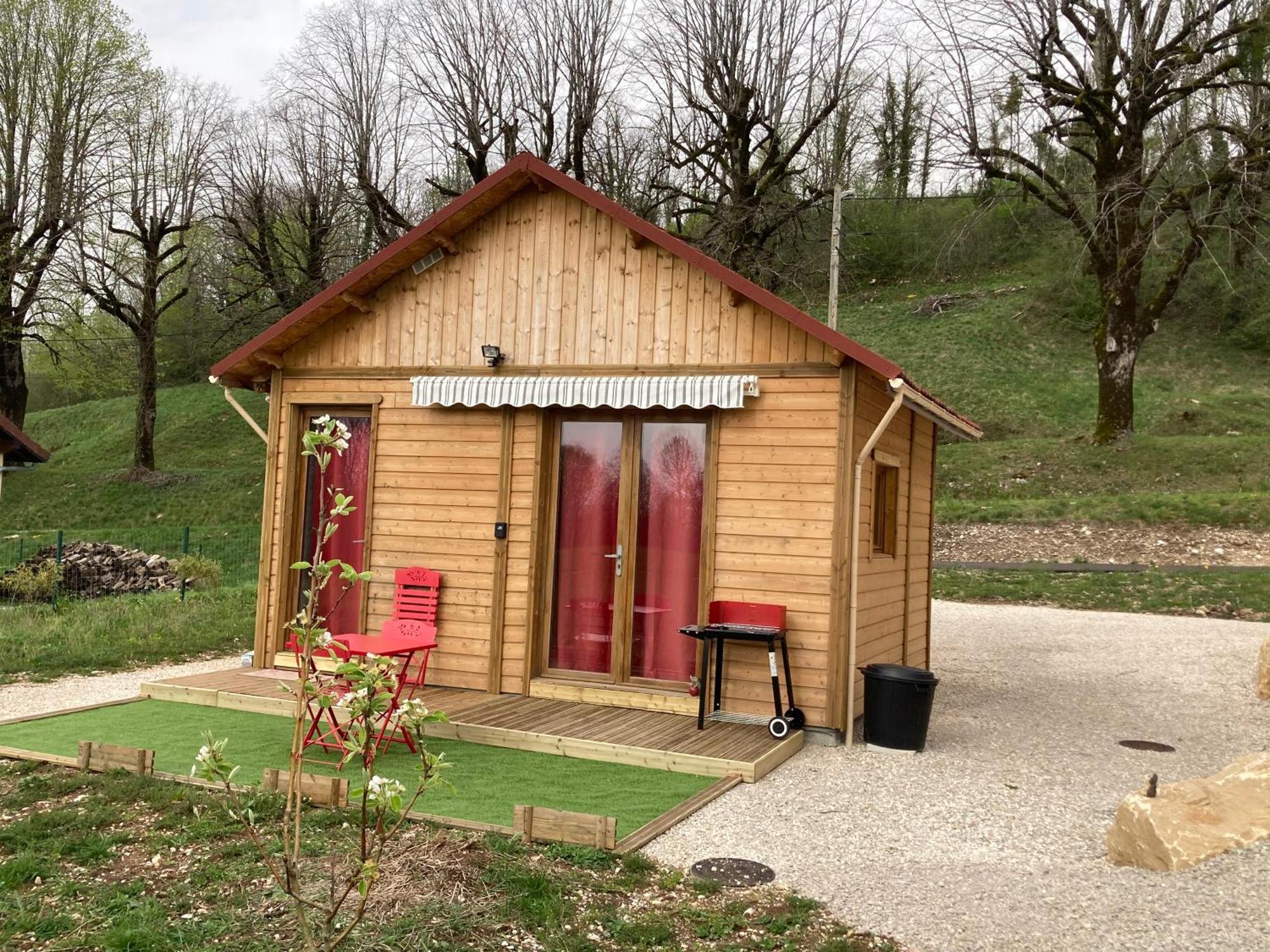 La P'Tite Maison Bois Du Herisson Menetrux-en-Joux Luaran gambar
